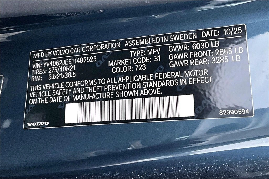 2026 Volvo - image 8