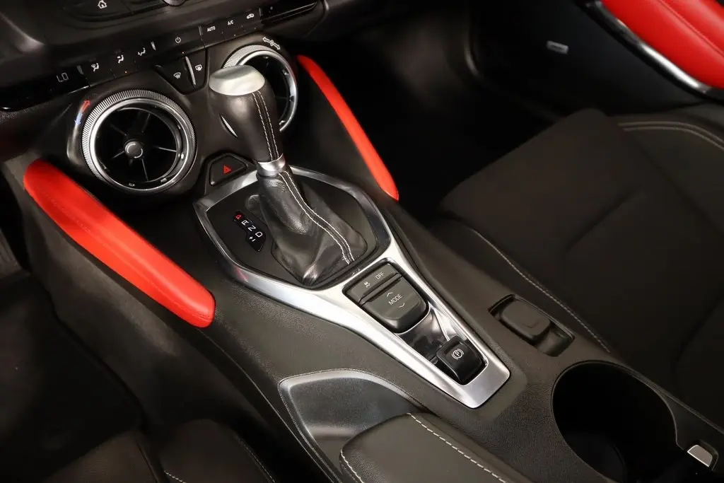 2024 Chevrolet Camaro 1LT photo 7
