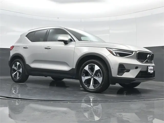 2024 Volvo XC40 Plus photo 47