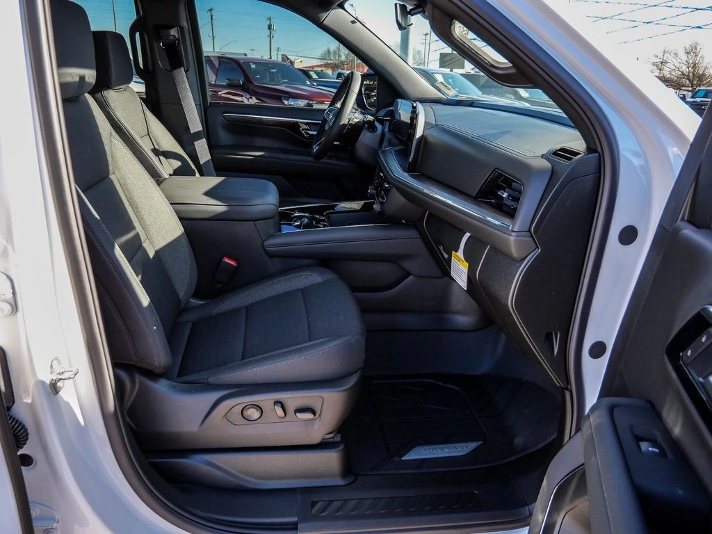 2026 Chevrolet Suburban LS - Photo 12