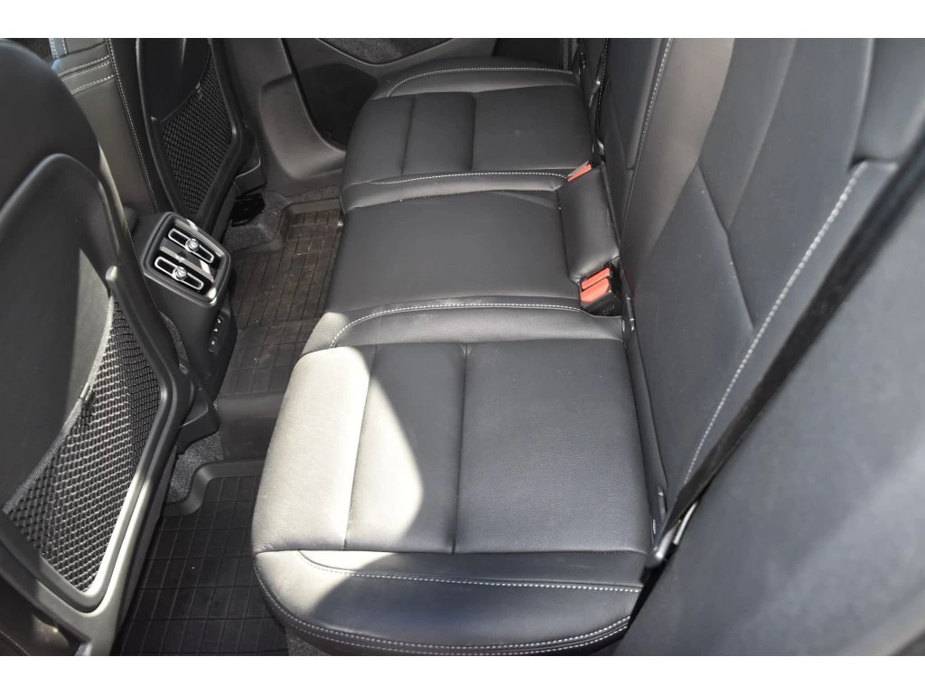 2025 Volvo - image 15