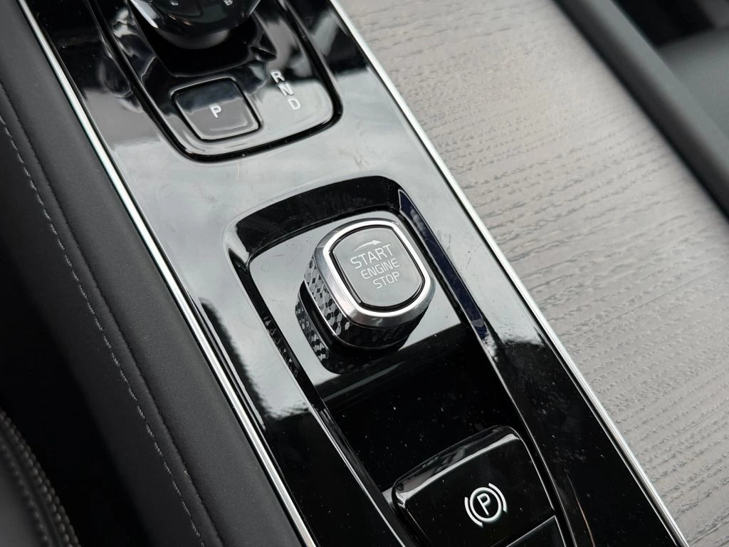 2026 Volvo - image 22