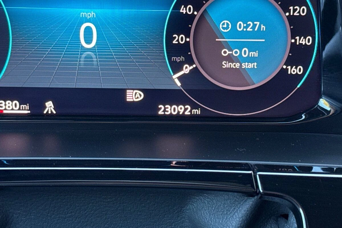 2025 Volkswagen Atlas Cross Sport SE w/Tech - Photo 25