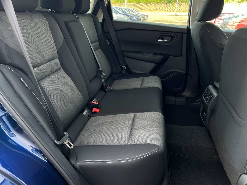 2026 Nissan Rogue SV photo 13