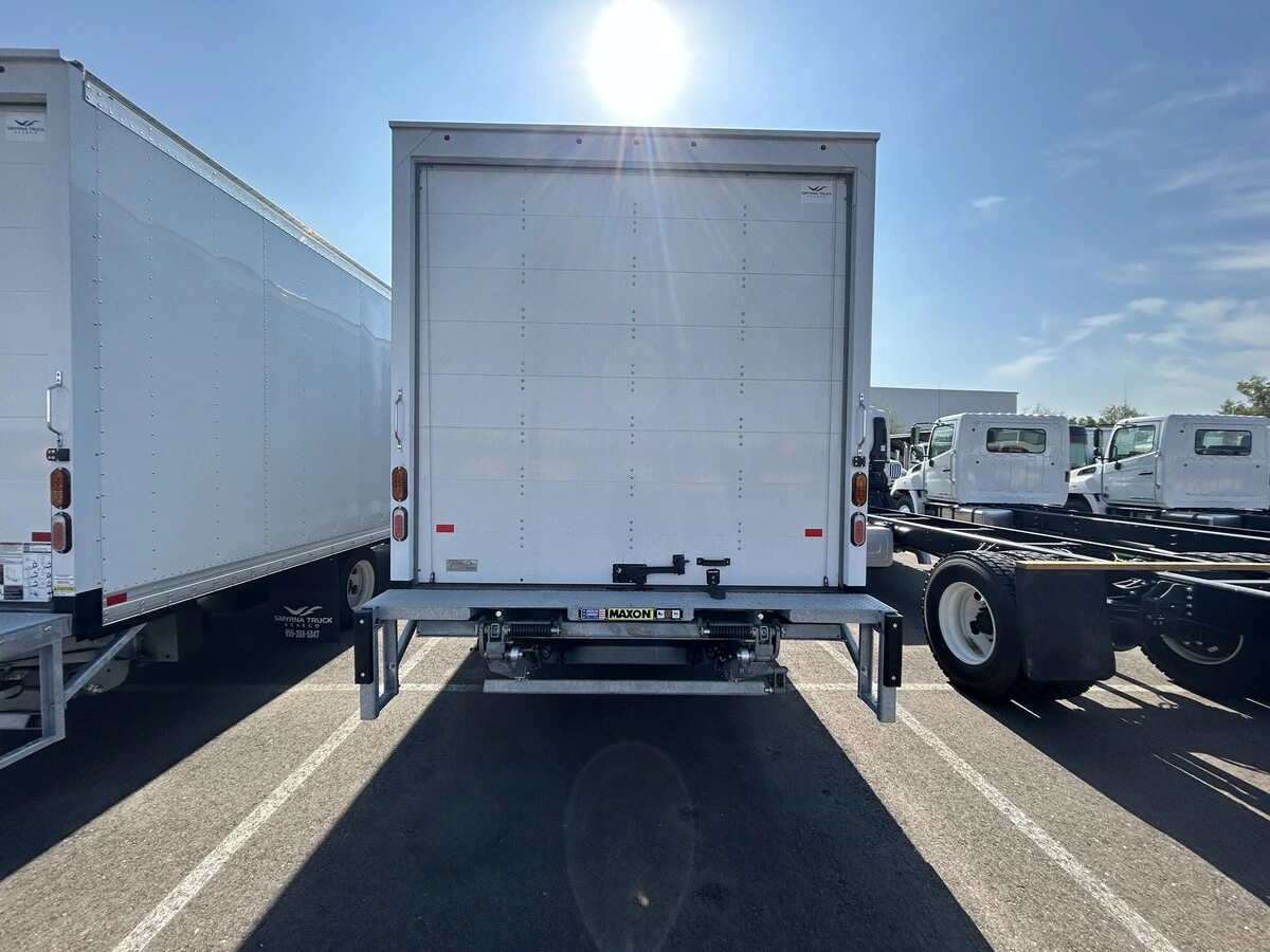 2024 Isuzu NRR — photo 4