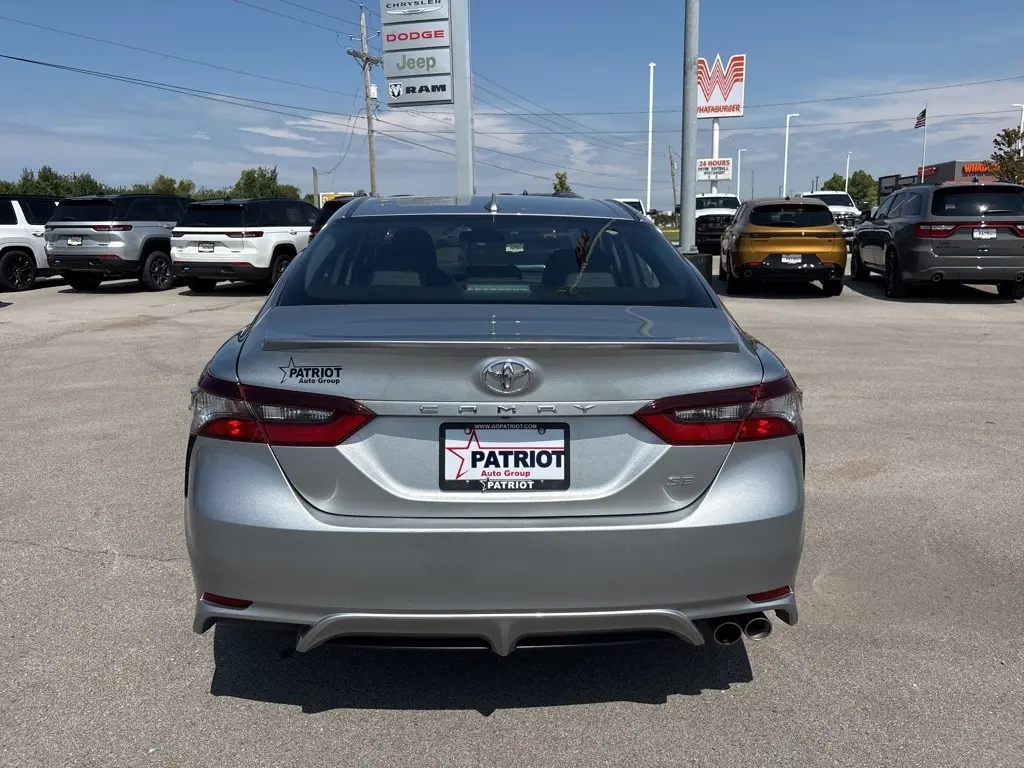2023 Toyota Camry SE photo 4