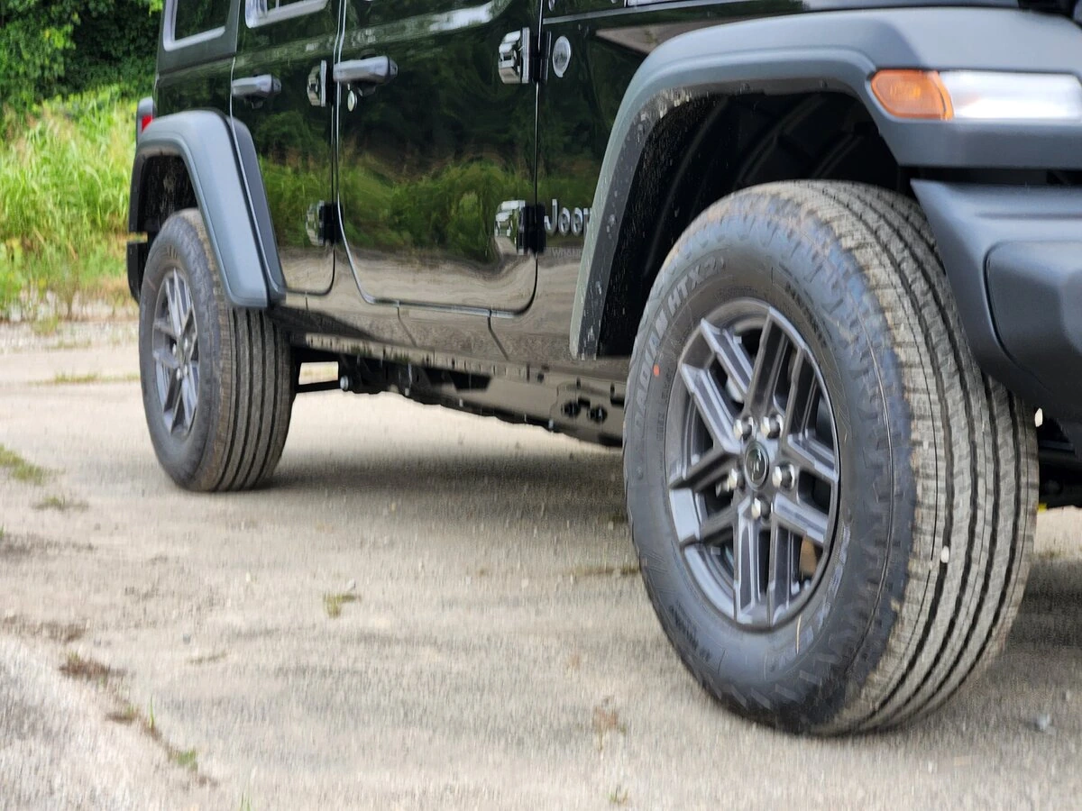 2025 Jeep Wrangler 4-Door Sport S - Photo 17