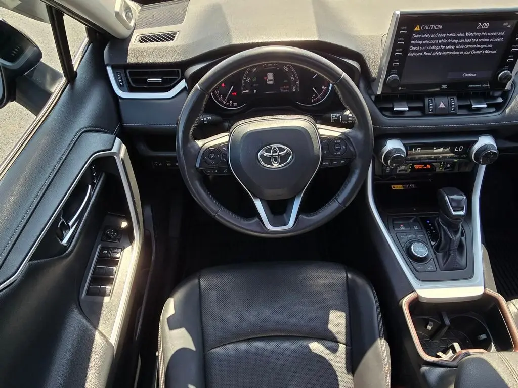 2022 Toyota RAV4 Limited photo 23