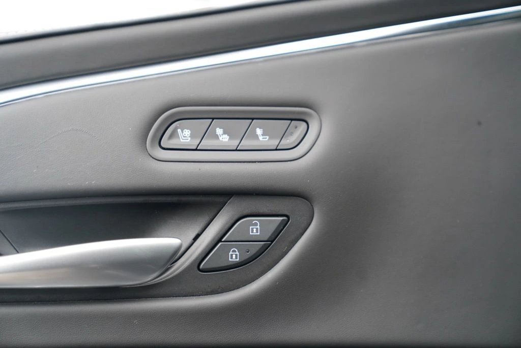 2023 Cadillac Escalade V-Series - Photo 33