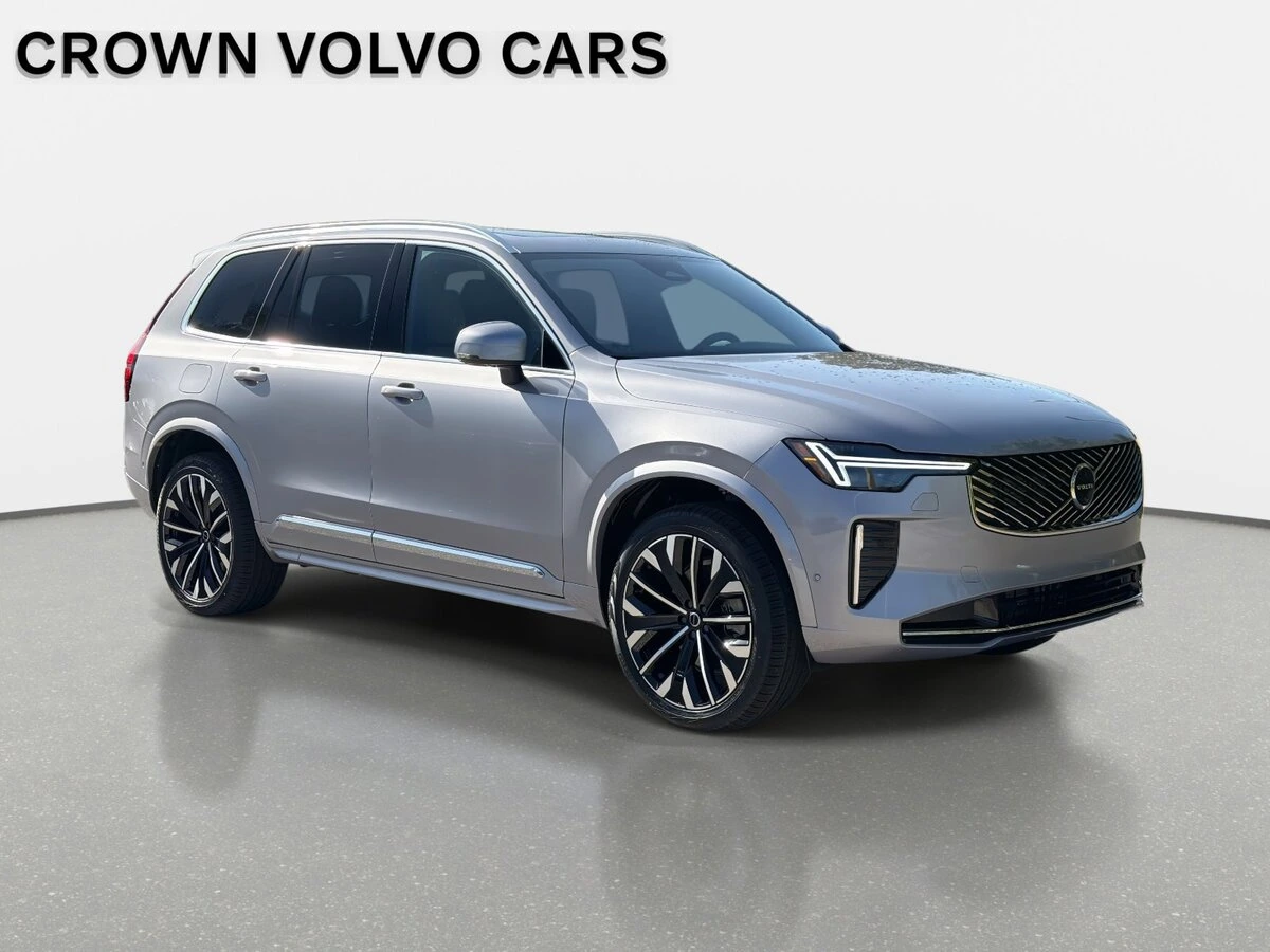 2026 Volvo - image 3