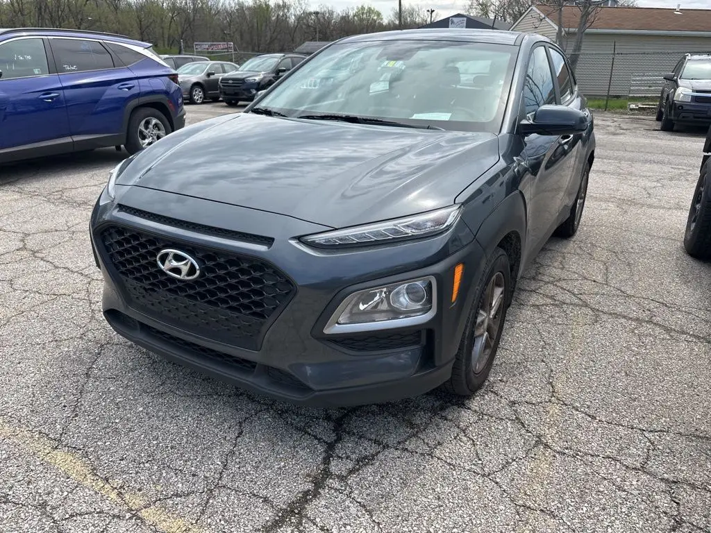 Used 2020 Hyundai Kona SE with VIN KM8K12AAXLU464687 for sale in East Moline, IL
