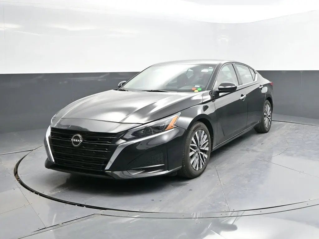 2023 Nissan Altima 2.5 SV photo 3