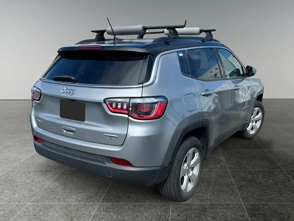 2020 Jeep Compass Latitude photo 2