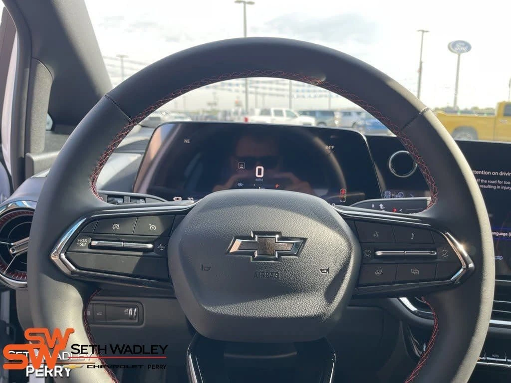 2025 Chevrolet Equinox EV RS - Photo 17