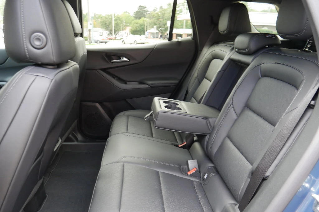 2027 Chevrolet Equinox LT - Photo 14