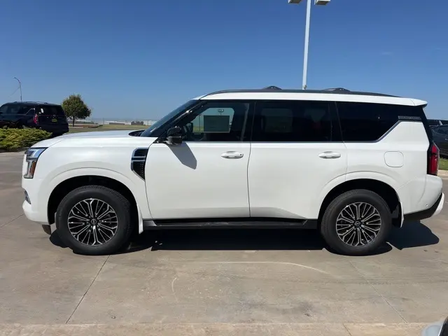 2026 Nissan Armada SL photo 4