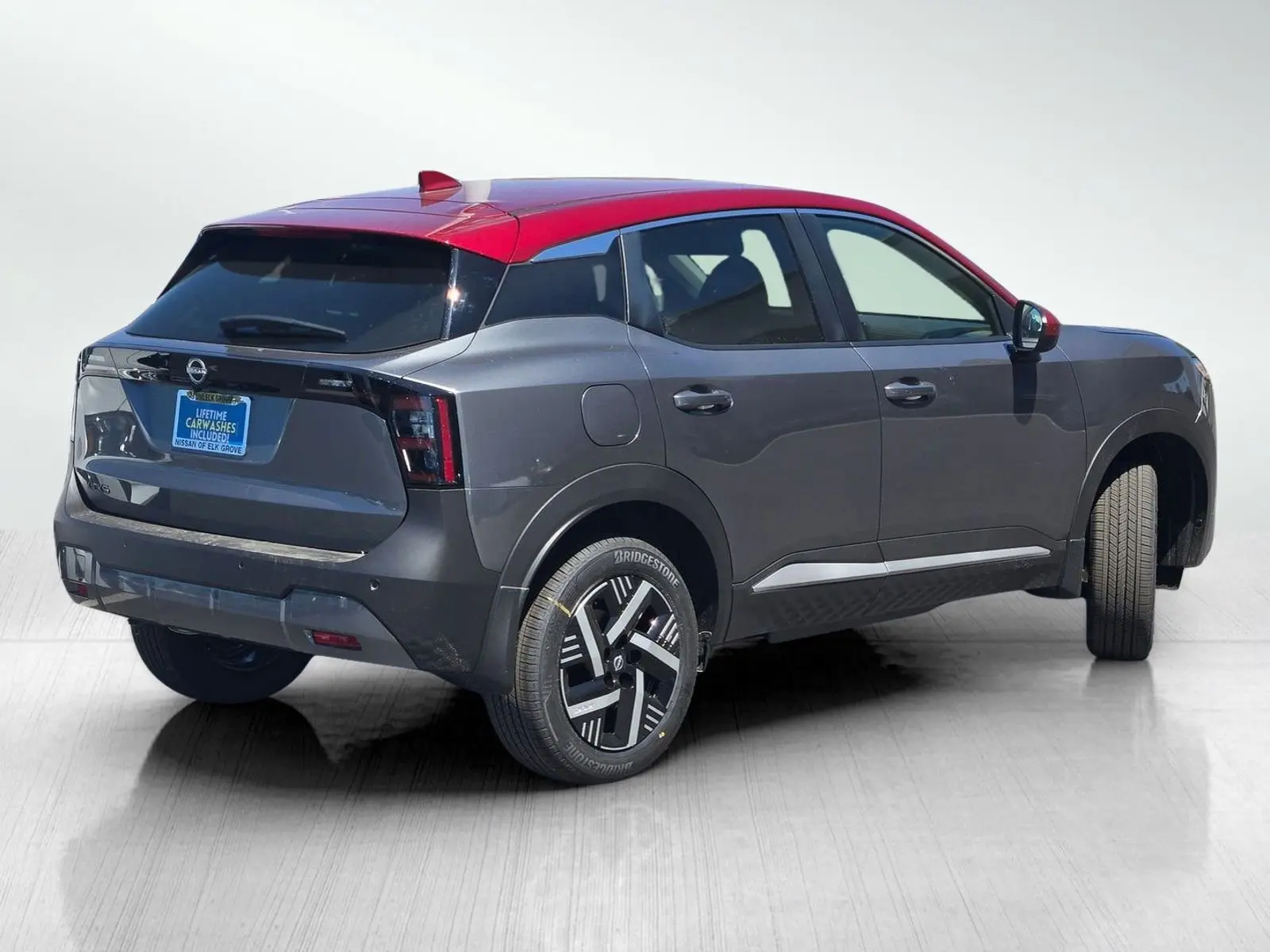 2025 Nissan Kicks SV photo 3