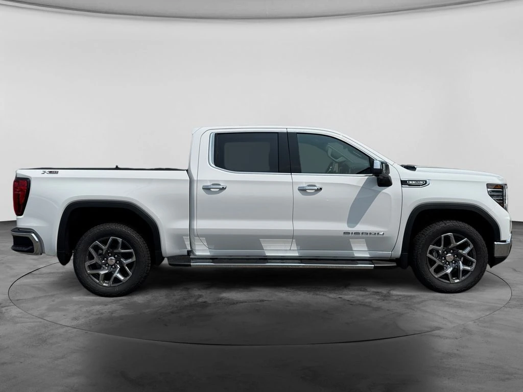 2026 GMC Sierra 1500 SLT - Photo 9