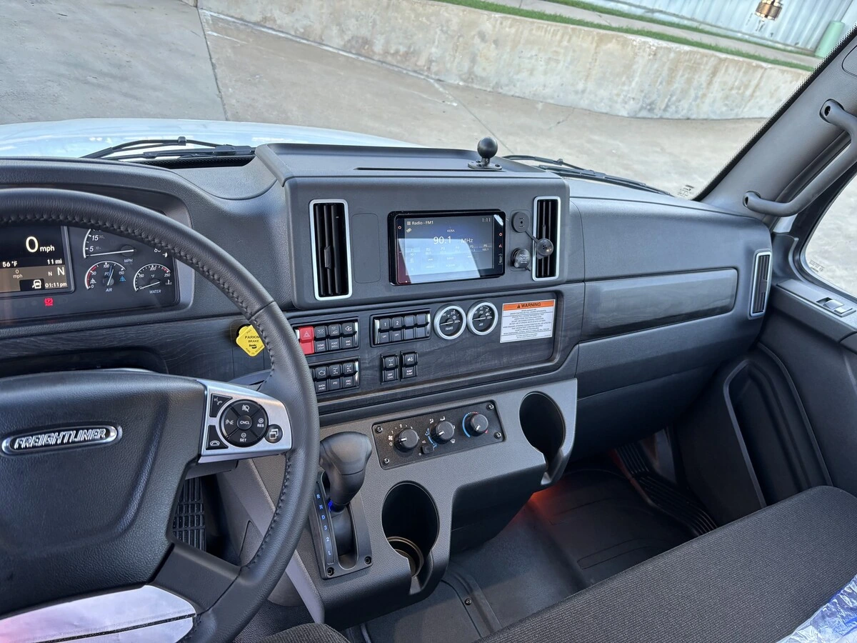 2027 Freightliner M2 106 - image 16