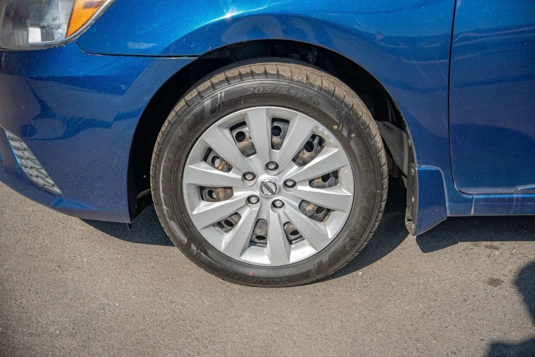 2016 Nissan Sentra S - Photo 18