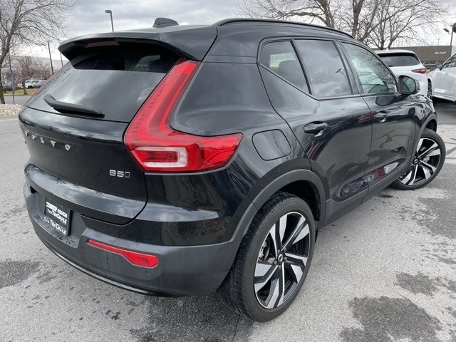 2024 Volvo - image 7