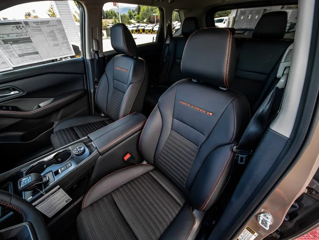 2026 Nissan Rogue SV photo 6