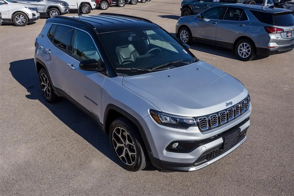2025 Jeep Compass Limited photo 2
