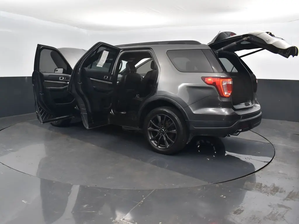 2018 Ford Explorer XLT photo 50