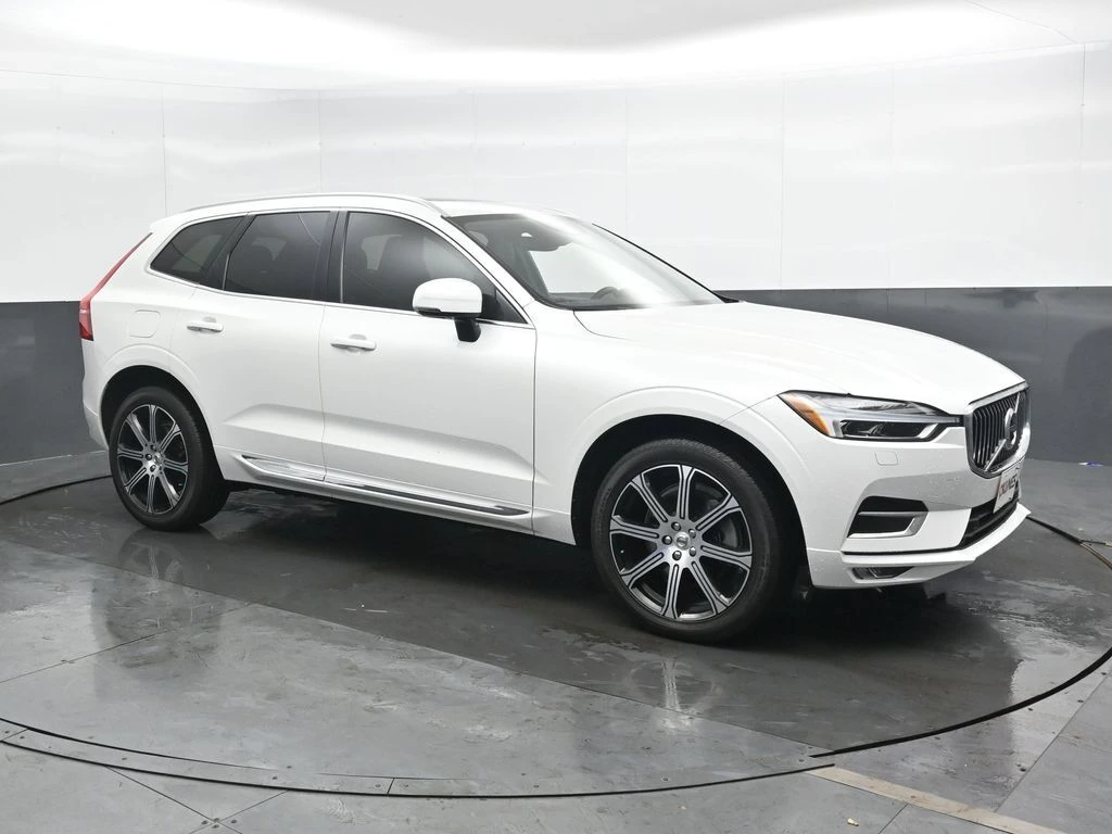 2020 Volvo - image 6