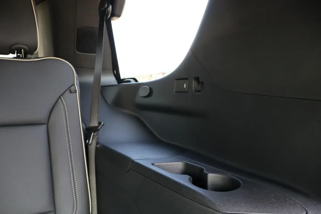 2025 Chevrolet Tahoe Premier photo 43