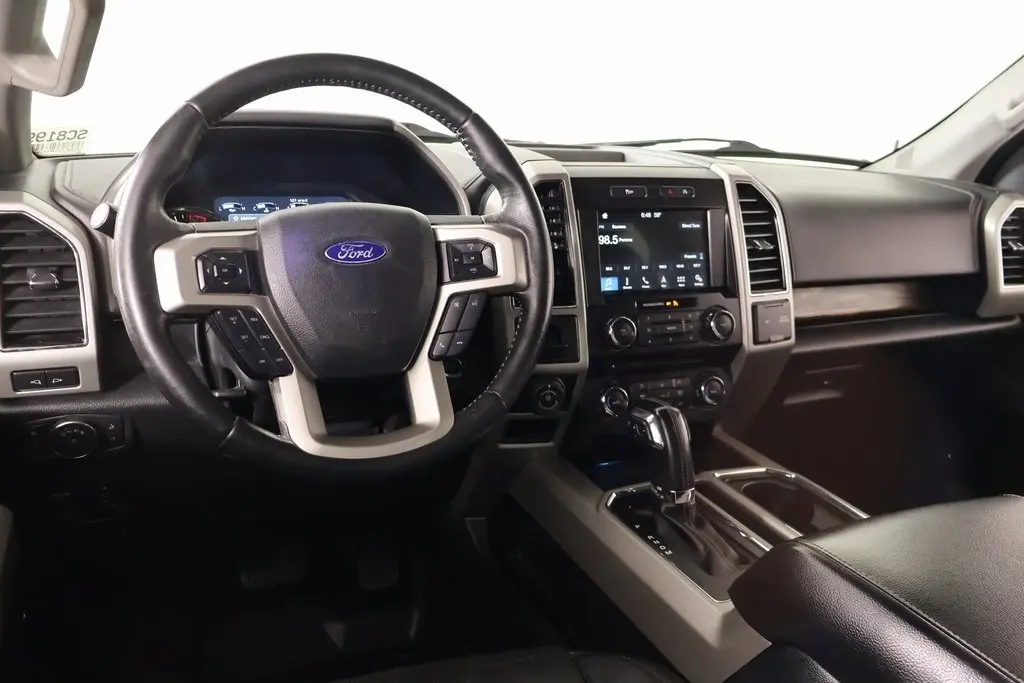 2018 Ford F-150 Lariat photo 2