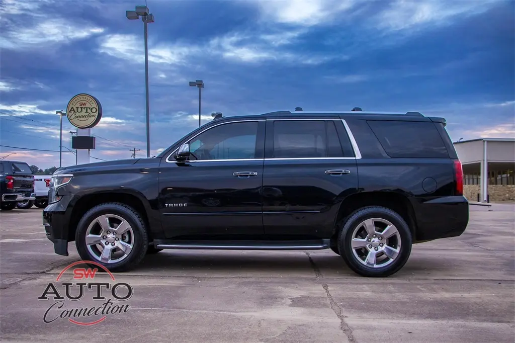 2017 Chevrolet Tahoe Premier photo 4