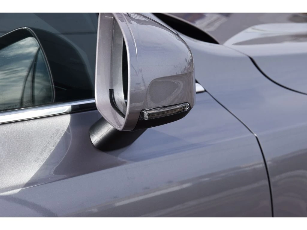 2026 Volvo - image 31