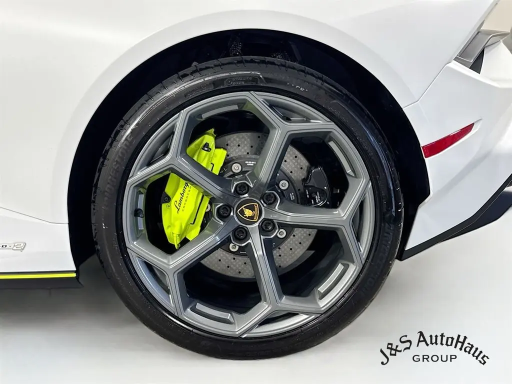 2024 Lamborghini Huracan Tecnica Base photo 32
