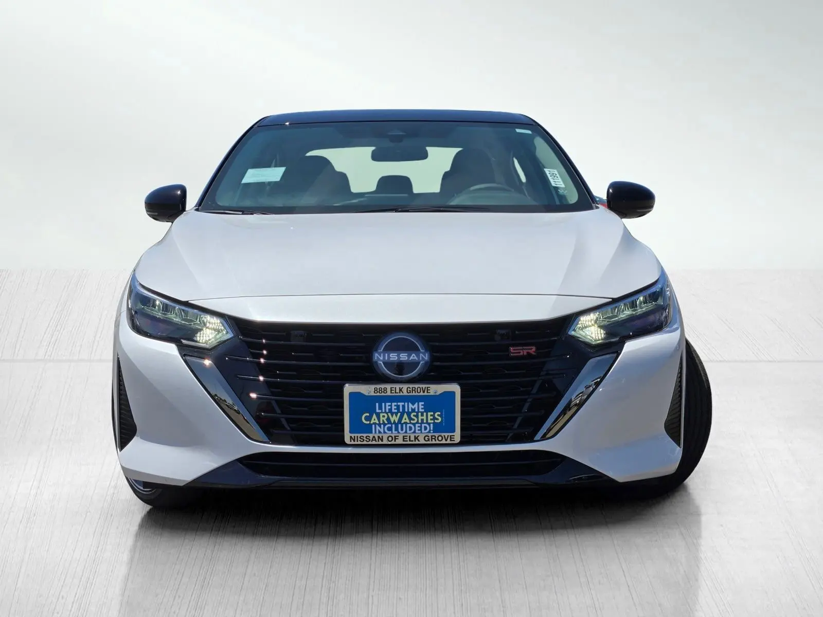 2025 Nissan Sentra SR photo 2