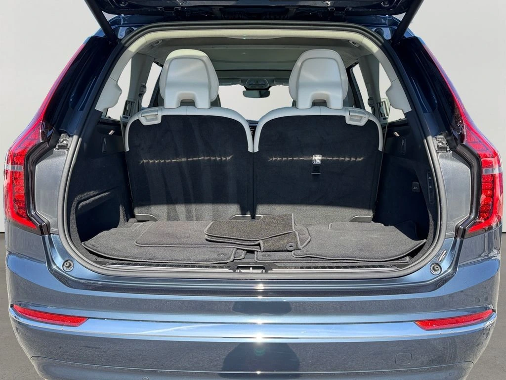 2026 Volvo - image 11
