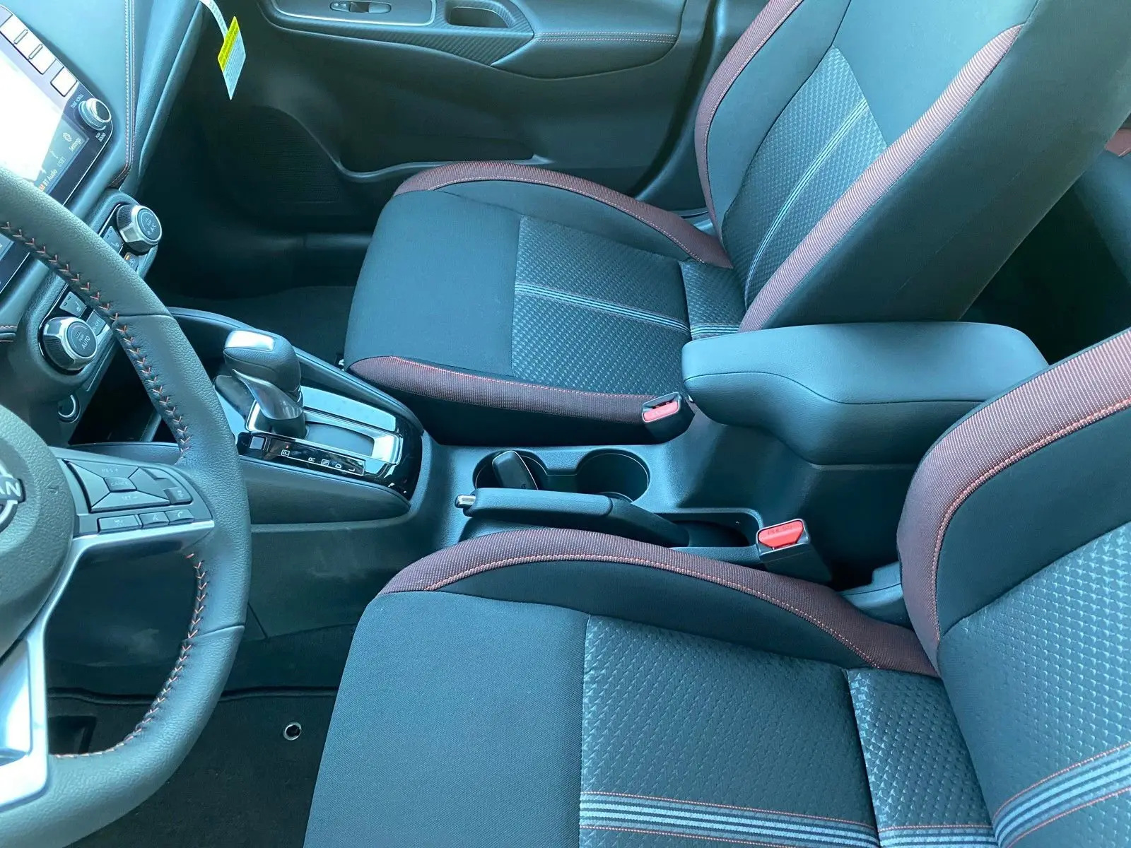 2025 Nissan Versa SR photo 19
