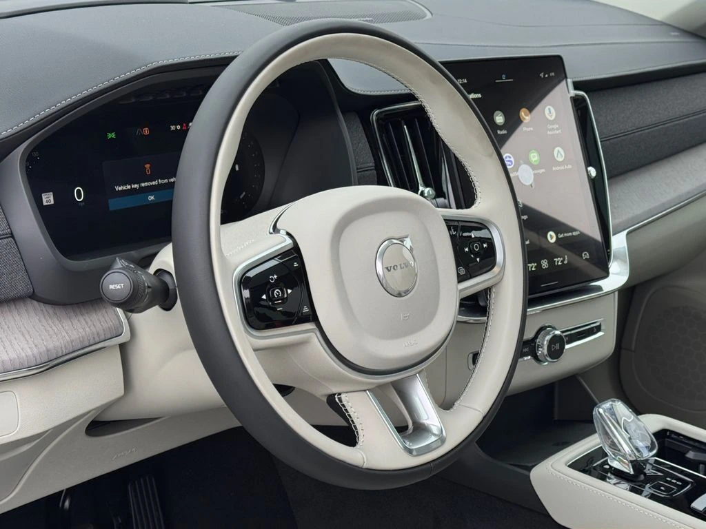 2026 Volvo - image 16