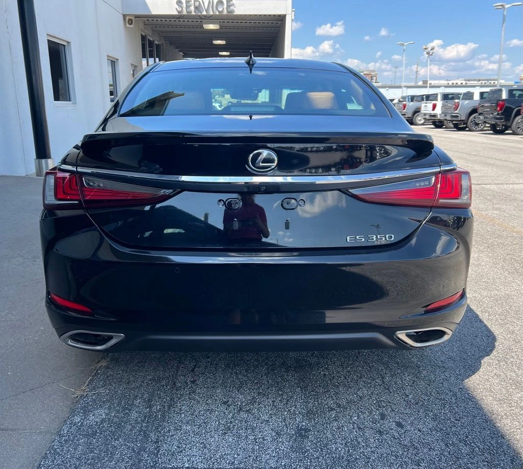 2024 Lexus ES 350 - Photo 6