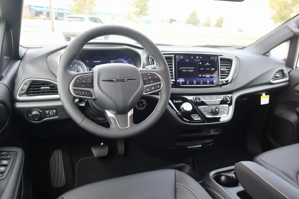2026 Chrysler Voyager LX photo 2