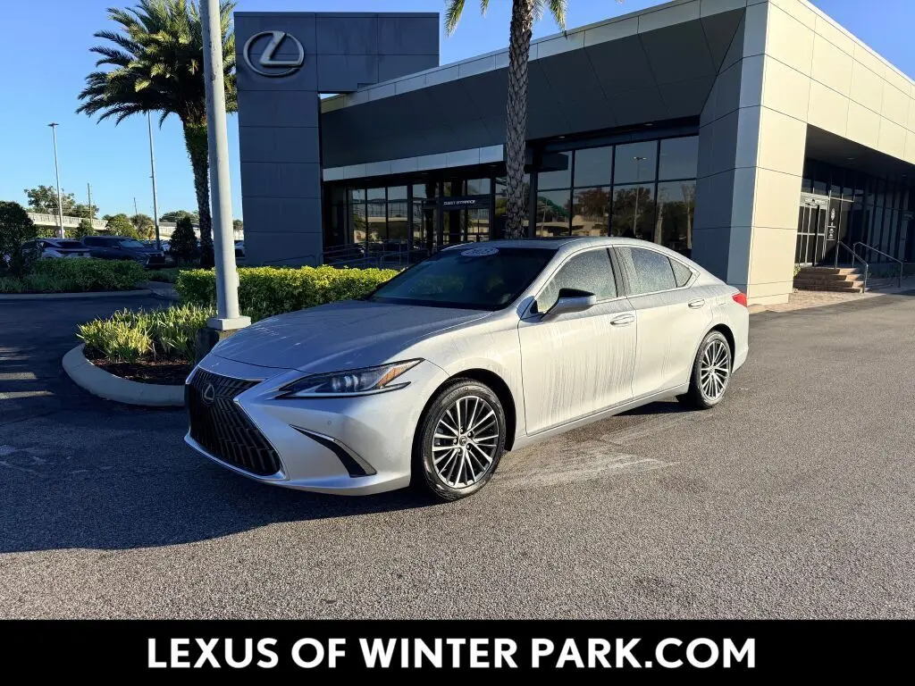2023 Lexus ES 350's photo