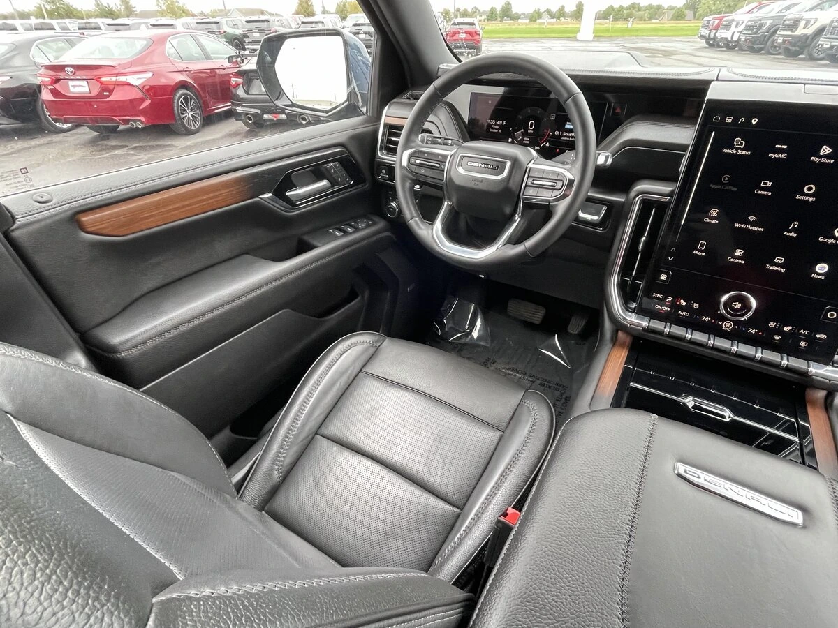 2025 GMC Yukon XL Denali - Photo 33