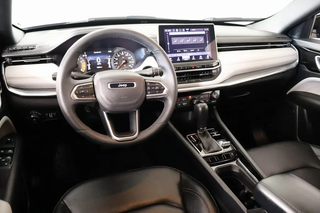 2024 Jeep Compass Limited photo 2