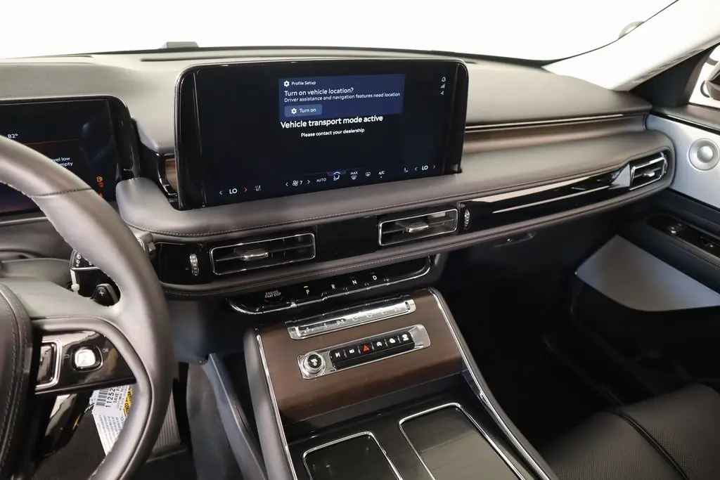 2025 Lincoln Aviator Reserve photo 3