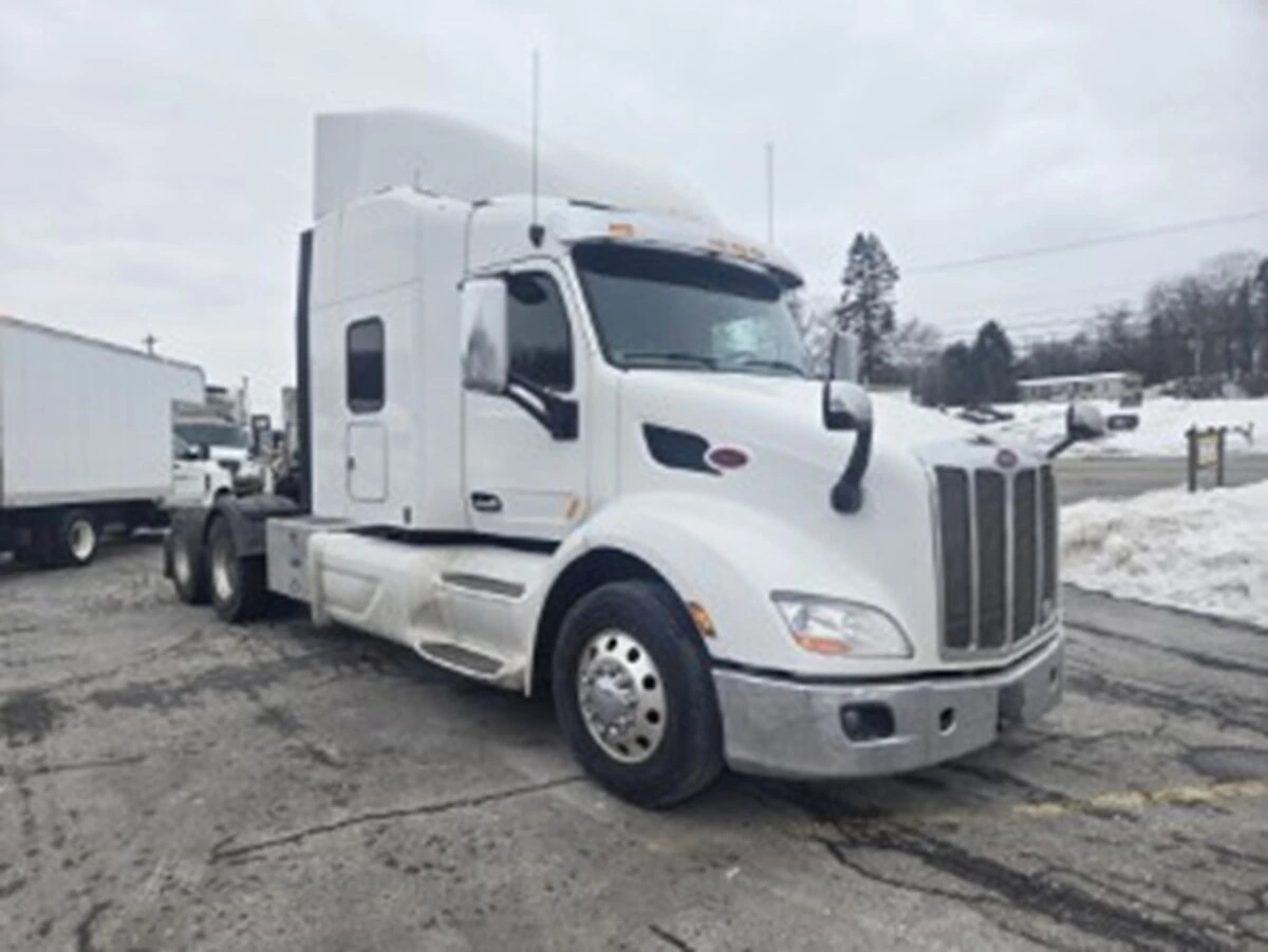 2020 Peterbilt 579 - image 3