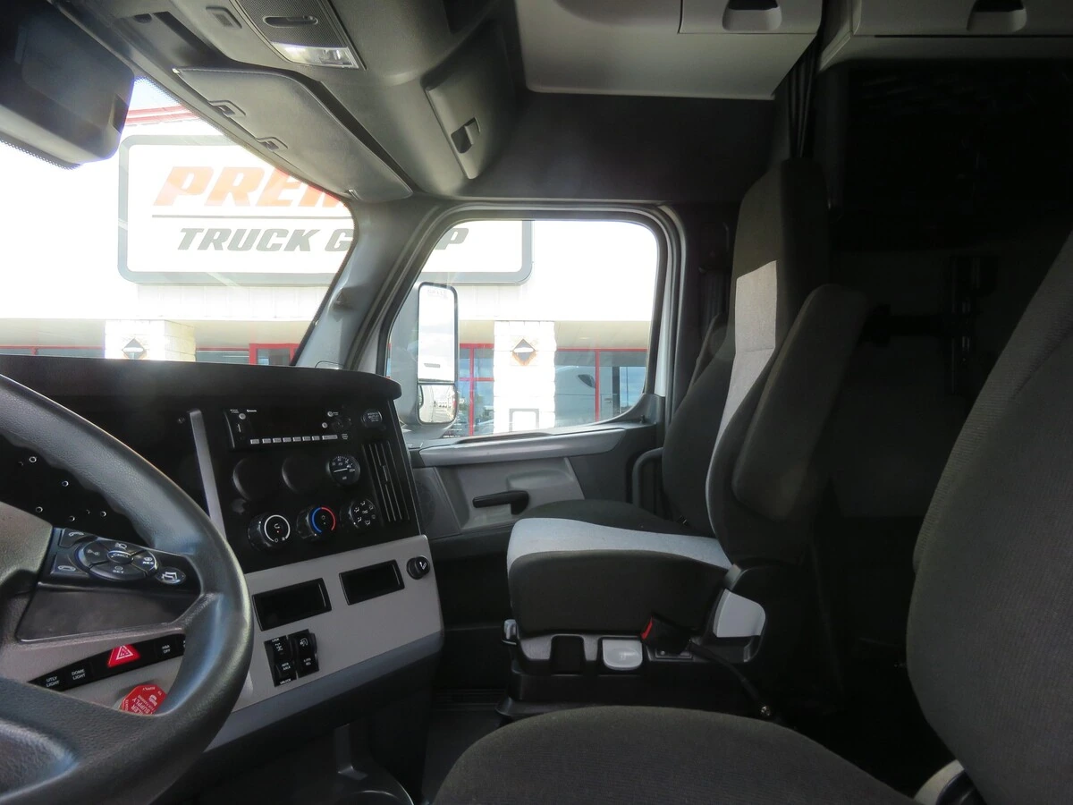 2022 Freightliner Cascadia - image 15