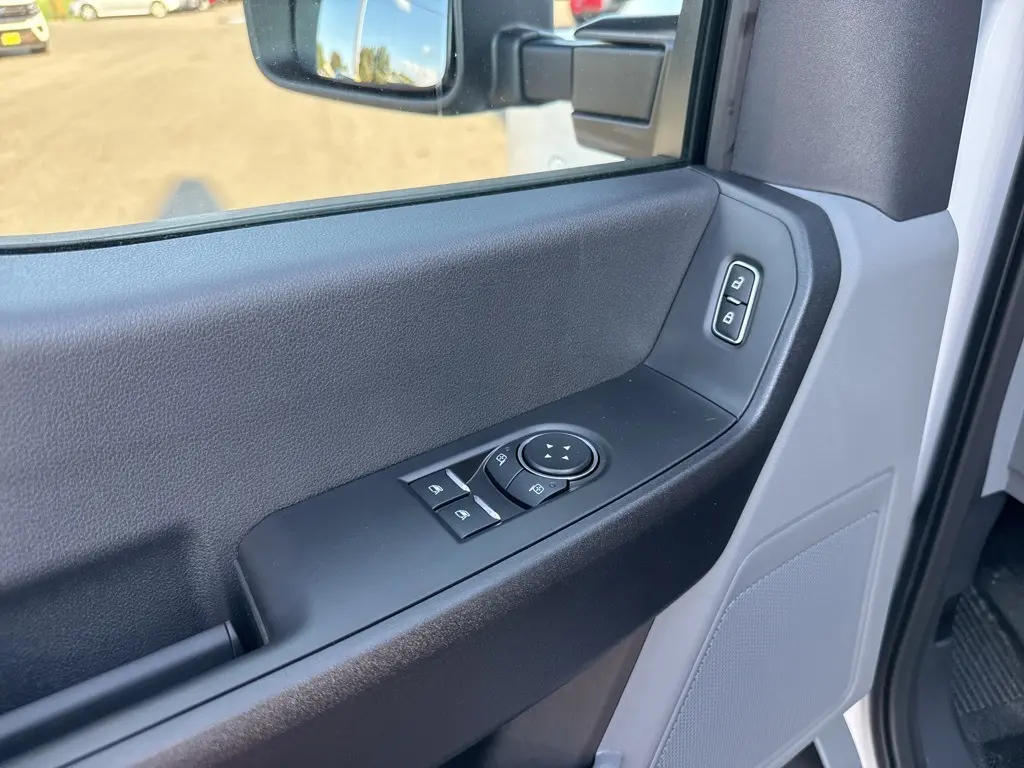 2026 Ford F-350 photo 12