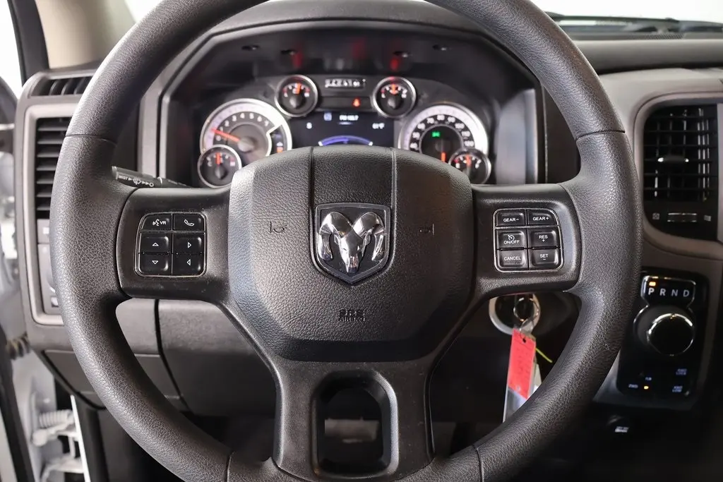 2023 Ram 1500 Classic Tradesman photo 3