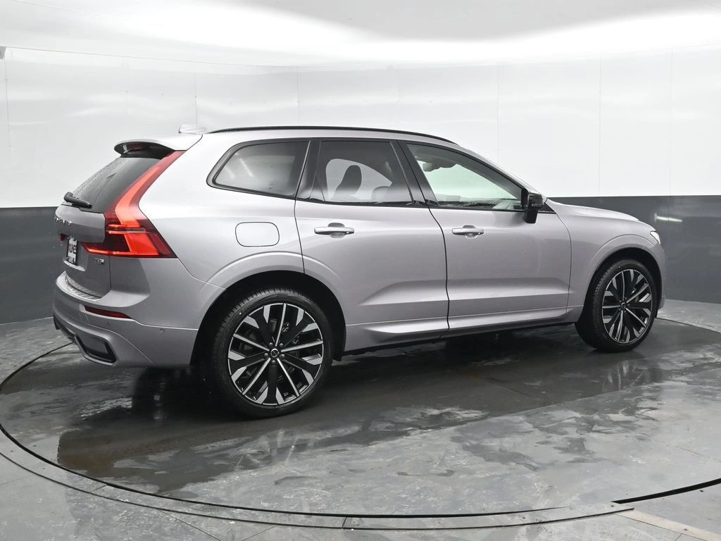 2026 Volvo - image 2