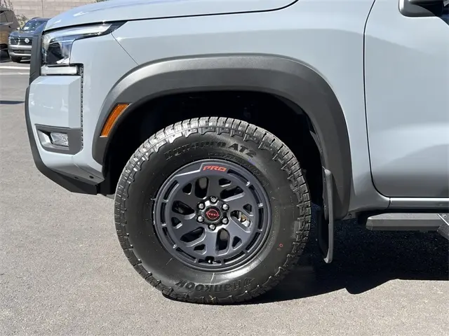 2025 Nissan Frontier PRO-4X photo 25